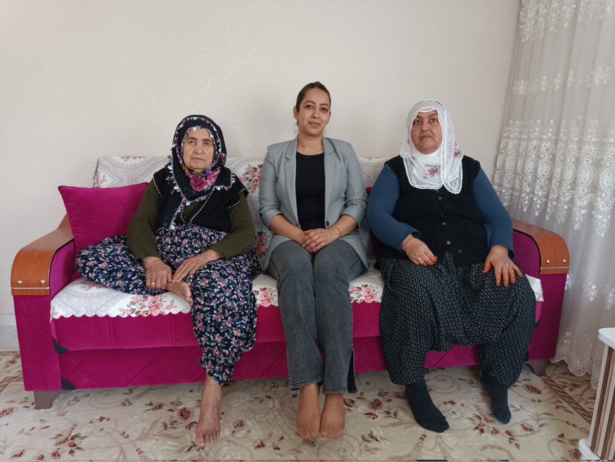 Özge özcan (@zgezcan34) on Twitter photo 📍Çeceli Mahallemizde Muazzez Teyzemizi Evinde Ziyaret Edip Ramazan-ı Şerifini Hayırladık. <a href="/aysekesir/">Ayşe Keşir 🇹🇷🇹🇷🇹🇷</a> <a href="/sevilcan8/">Sevil Can</a> <a href="/HandanAltay2023/">Handan Altay 🇹🇷🇹🇷</a> <a href="/AKKADINGM/">AK Parti Kadın Kolları</a> 📍Çeceli Mahallemizde Muazzez Teyzemizi Evinde Ziyaret Edip Ramazan-ı Şerifini Hayırladık. <a href="/aysekesir/">Ayşe Keşir 🇹🇷🇹🇷🇹🇷</a> <a href="/sevilcan8/">Sevil Can</a> <a href="/HandanAltay2023/">Handan Altay 🇹🇷🇹🇷</a> <a href="/AKKADINGM/">AK Parti Kadın Kolları</a>