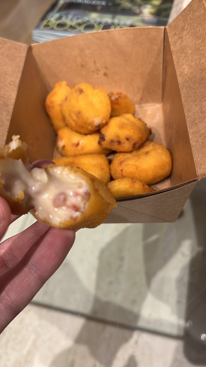 Me estoy cenando unas croquetas que son jesucristo