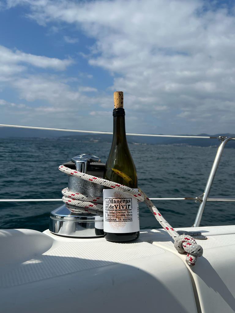 Cellercataruz's tweet photo. En el Mar, otra manera de sentir nuestros Vinos 🌊🍷 https://t.co/JZEEGeI94M
