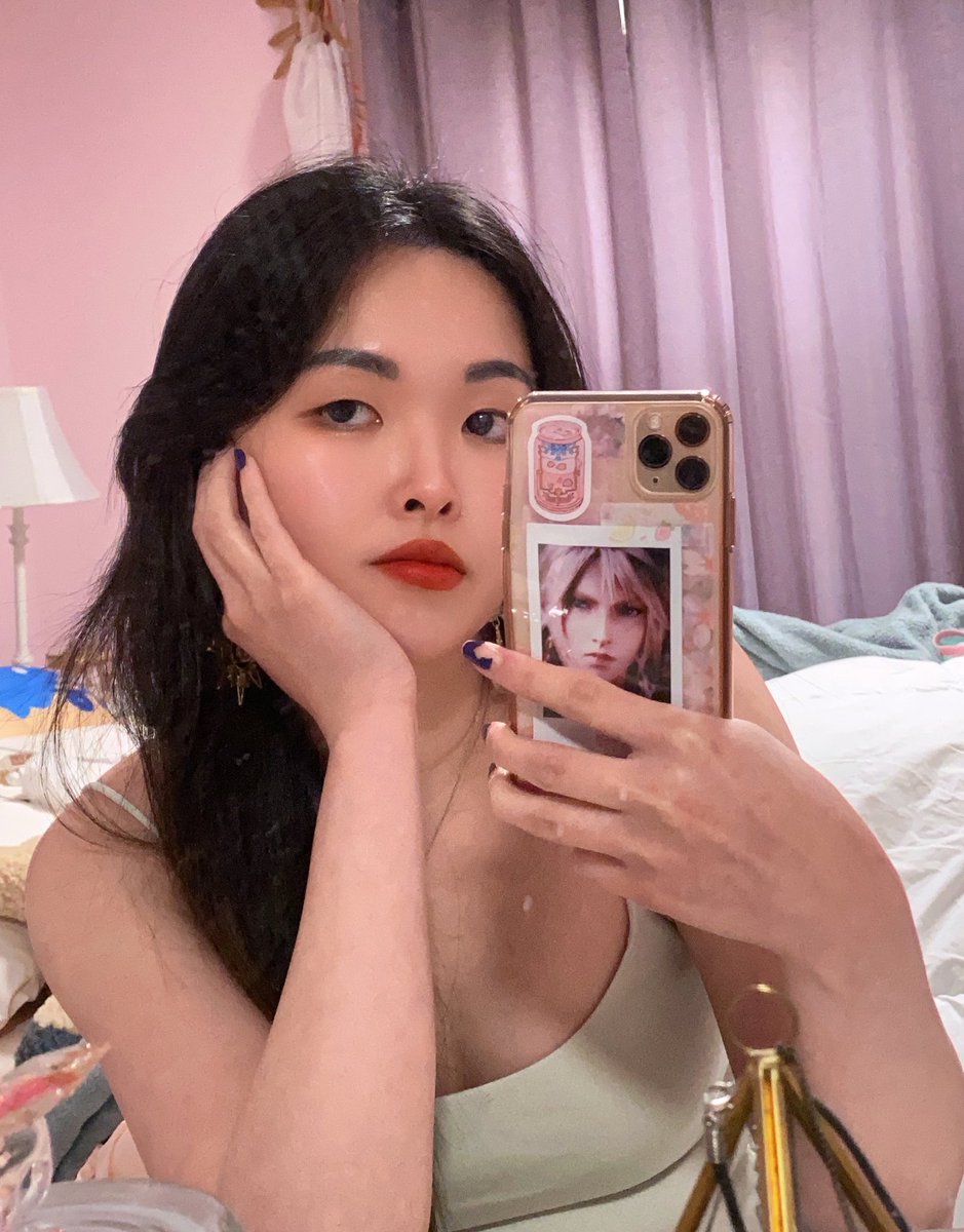 cloudsexual's tweet photo. 🌸🌺 https://t.co/nJrkXGOGN9
