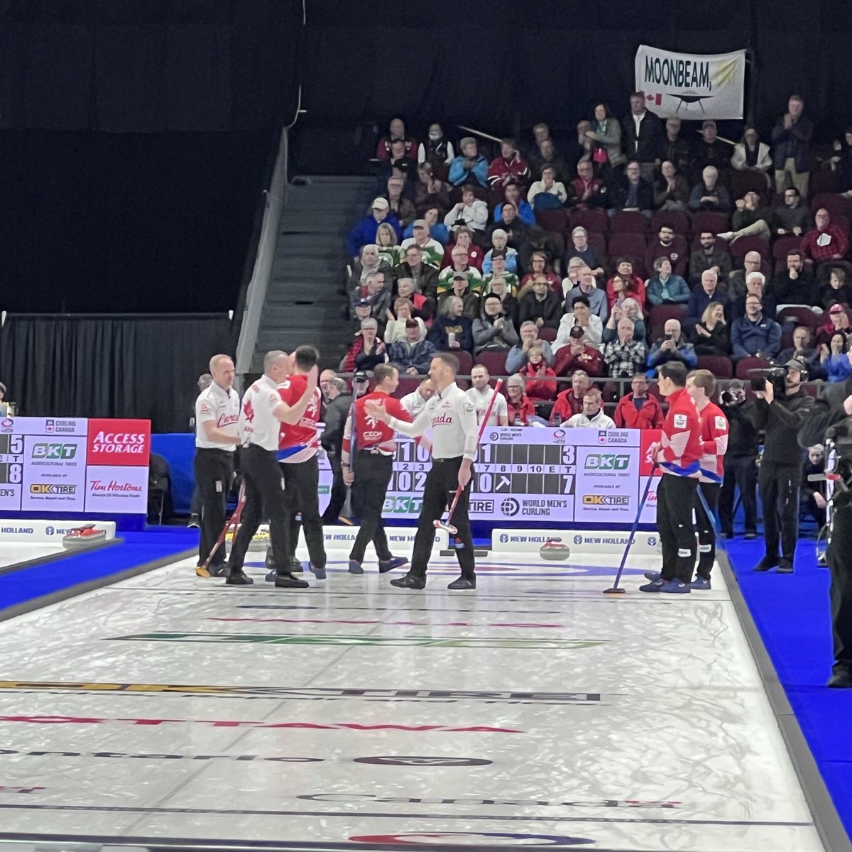 CurlingCanada's tweet image. That’s handshakes! Canada is climbing up the rankings with a win over Czech Republic. Way to go, @TeamGushue!

#WMCC2023
