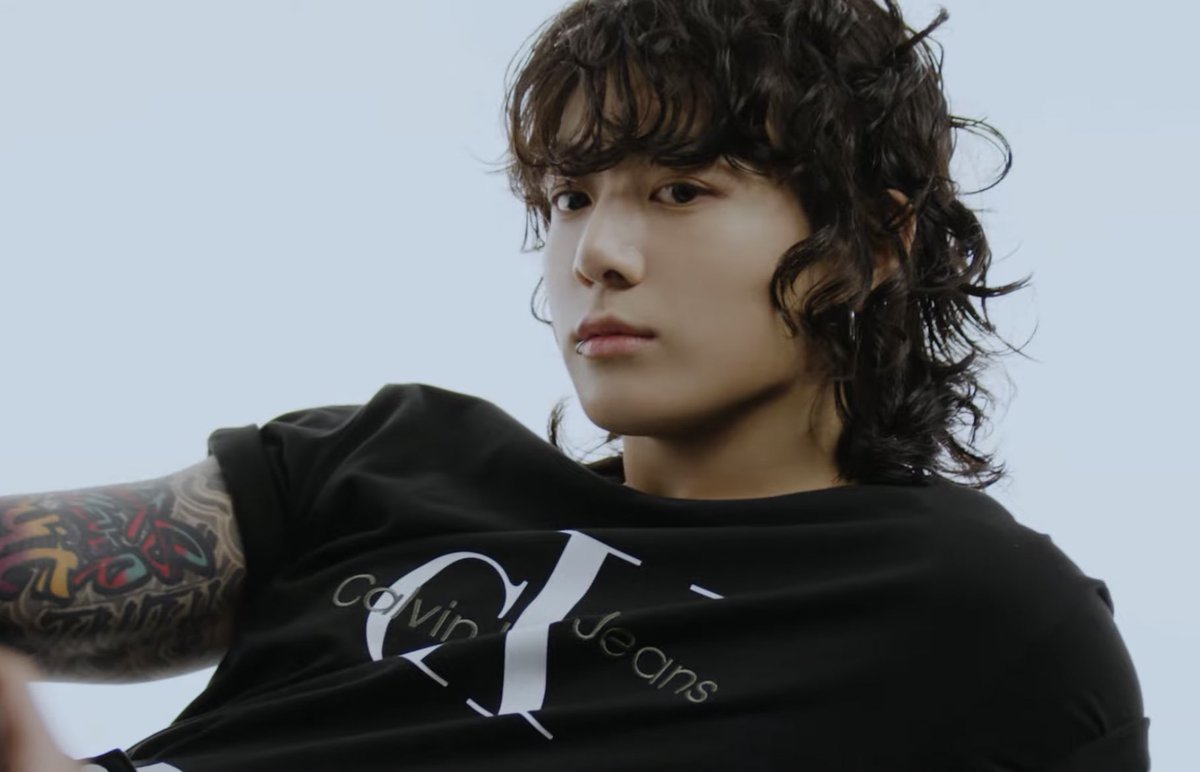 BTS_UPDATES_GER's tweet photo. Behind the Scenes with Jung Kook | CALVIN KLEIN

🔗 https://t.co/UuB1G4H6kH

[GQ Exclusive, nur über den Link aufrufbar]

#Jungkook #정국 @BTS_twt https://t.co/c5fDSCTIcL