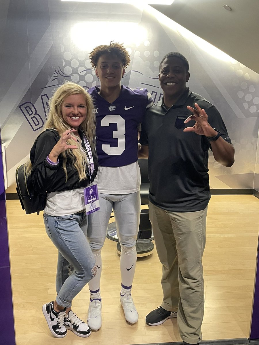Had a great time at <a href="/KStateFB/">K-State Football</a> today. Thank you to the whole staff for an amazing time. <a href="/CoachKli/">Chris Klieman</a> <a href="/spedbraet/">Taylor Braet</a> <a href="/COACHMALONE/">Van Malone</a> <a href="/Coach_Middleton/">Matthew Middleton</a> @ckleincat7 @coachKlanderman <a href="/CoachBufordJ/">Josh Buford</a> @coachKardulis @CoachOrloffKSU <a href="/MaddiGage/">Maddi Gage</a> <a href="/ChuckLillie/">Chuck Lillie</a> @GPCwallace <a href="/GoPowercat/">Kansas State sports on GoPowercat</a>