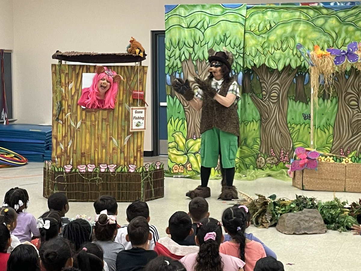 VinesPrimaryLMC's tweet photo. We LOVED having Storybook Theatre of Texas perform for @deSantiago_AISD today for the first time since 2019!! So much fun!! https://t.co/xPgnIuufBq