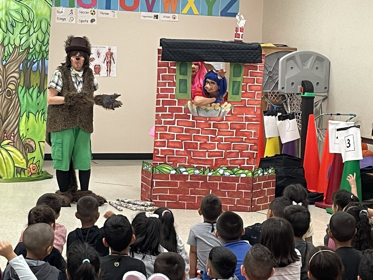 VinesPrimaryLMC's tweet photo. We LOVED having Storybook Theatre of Texas perform for @deSantiago_AISD today for the first time since 2019!! So much fun!! https://t.co/xPgnIuufBq