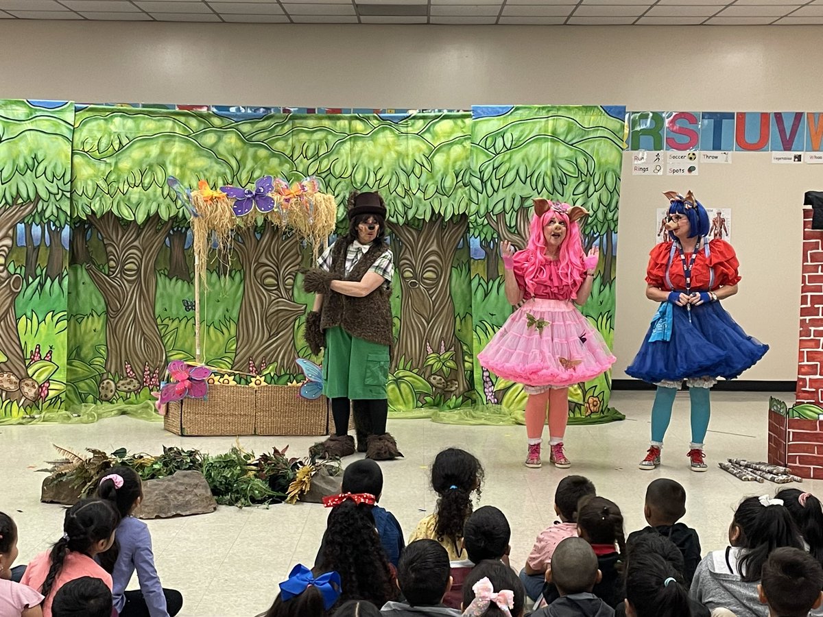 VinesPrimaryLMC's tweet photo. We LOVED having Storybook Theatre of Texas perform for @deSantiago_AISD today for the first time since 2019!! So much fun!! https://t.co/xPgnIuufBq
