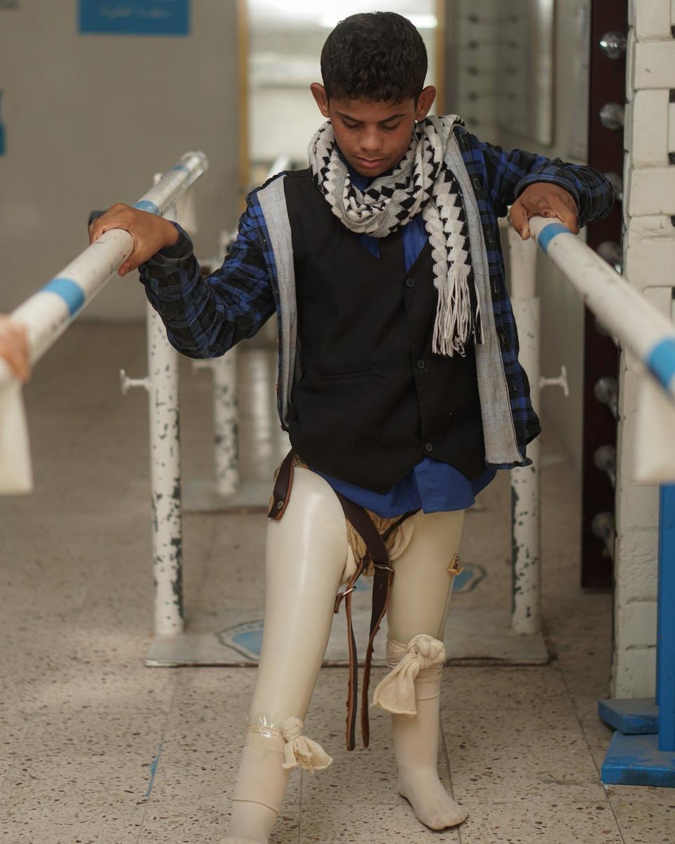 17-year-old Ibrahim had his life forever changed by a #mine explosion that took his legs. Despite this tragedy, he's pursuing his education & refusing to let the blast define him. Let's prevent further tragedies like this.

#InternationalDayOfMineAwareness