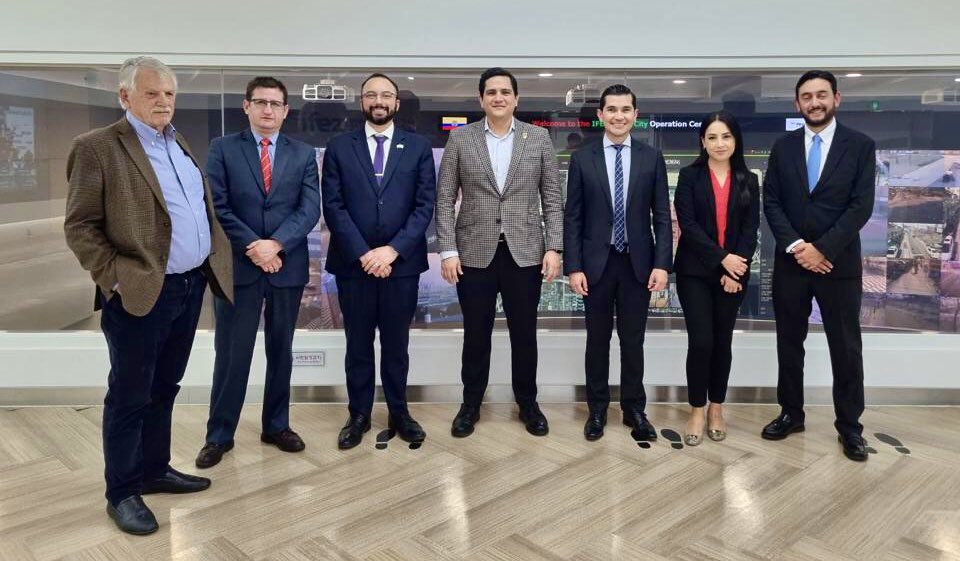 El Cuarto Adjunto liderado por el <a href="/CeEcuatoriano/">Comité Empresarial Ecuatoriano</a> está presente en la 9na ronda de negociación para un Acuerdo Comercial con Corea del Sur.
Mayor comercio y menores aranceles en el ingreso a ese mercado es, sin duda, la meta.
<a href="/ANFAB_Ec/">ANFAB</a>  <a href="/Fedexpor/">FEDEXPOR</a> <a href="/CinaeEc/">CINAE</a> <a href="/aebeecuador/">AEBE 🇪🇨🍌</a> <a href="/CamaraCIP/">Cámara de Industrias y Producción - CIP</a>