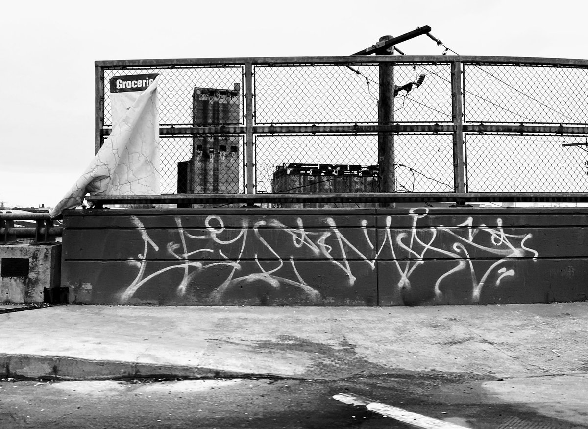 _MarkPure32's tweet photo. Lots goin on in the Chi! @graffitichicago @GraffitiRadical @GraffitiDocFilm @StreetArtDream @chicago_pod @TimeOutChicago #Fullertonartgallery #graffitiart #StreetArt #streetphotographer #streetphotography #chicagograff
#GraffitiArt #hiphopculture #spraypaintart @ArtinAmerica https://t.co/OrMA1rzKq5
