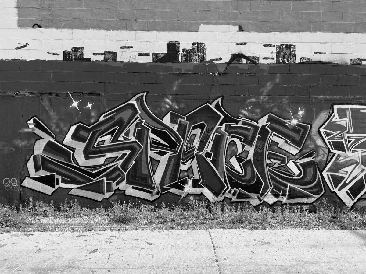 _MarkPure32's tweet photo. Lots goin on in the Chi! @graffitichicago @GraffitiRadical @GraffitiDocFilm @StreetArtDream @chicago_pod @TimeOutChicago #Fullertonartgallery #graffitiart #StreetArt #streetphotographer #streetphotography #chicagograff
#GraffitiArt #hiphopculture #spraypaintart @ArtinAmerica https://t.co/OrMA1rzKq5