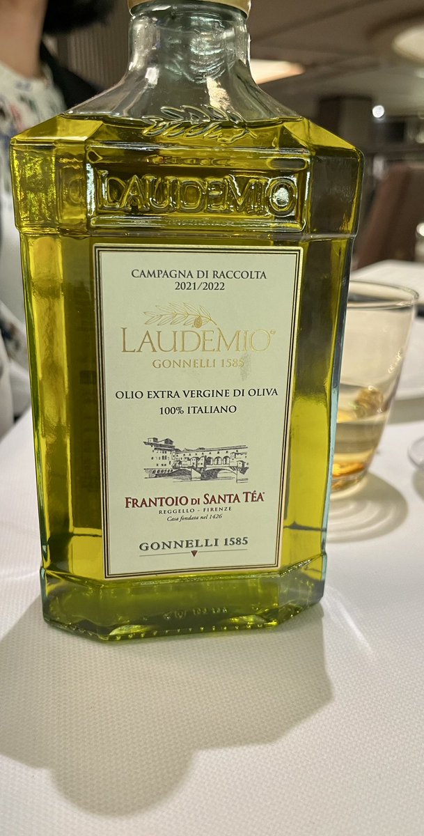 Baldur_equities's tweet photo. @miamkitty dining out with the family in Milan https://t.co/3JL5YGwYPt