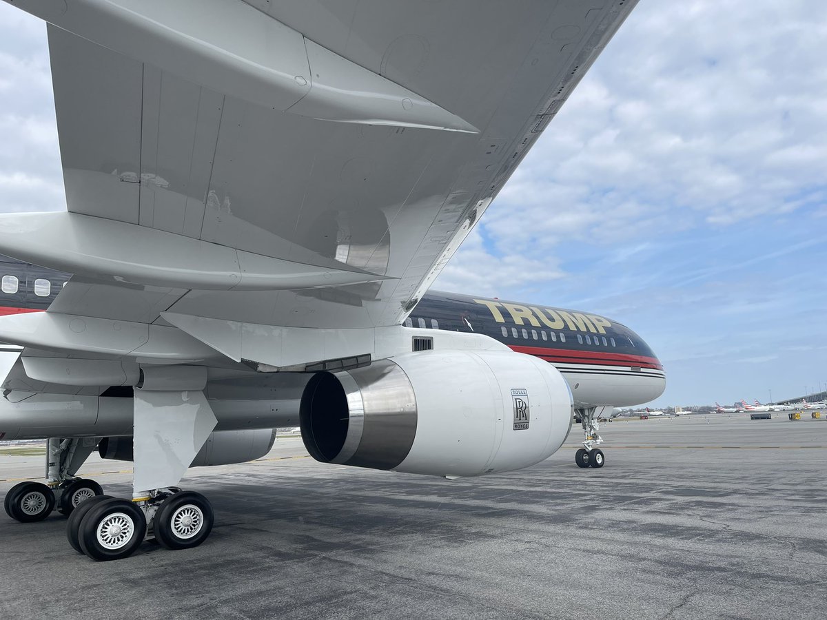 EricTrump's tweet image. Heading home! #Florida