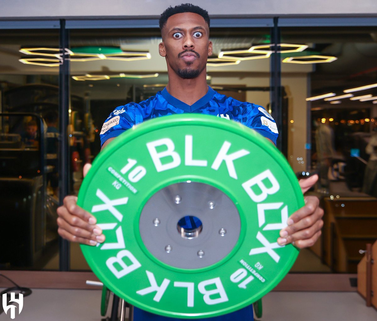 عندي امنيه ان محمد كنو يقطع هجمه او الكوره بدون فاول عليه 
  #الهلال #الهلال_الفيحاء