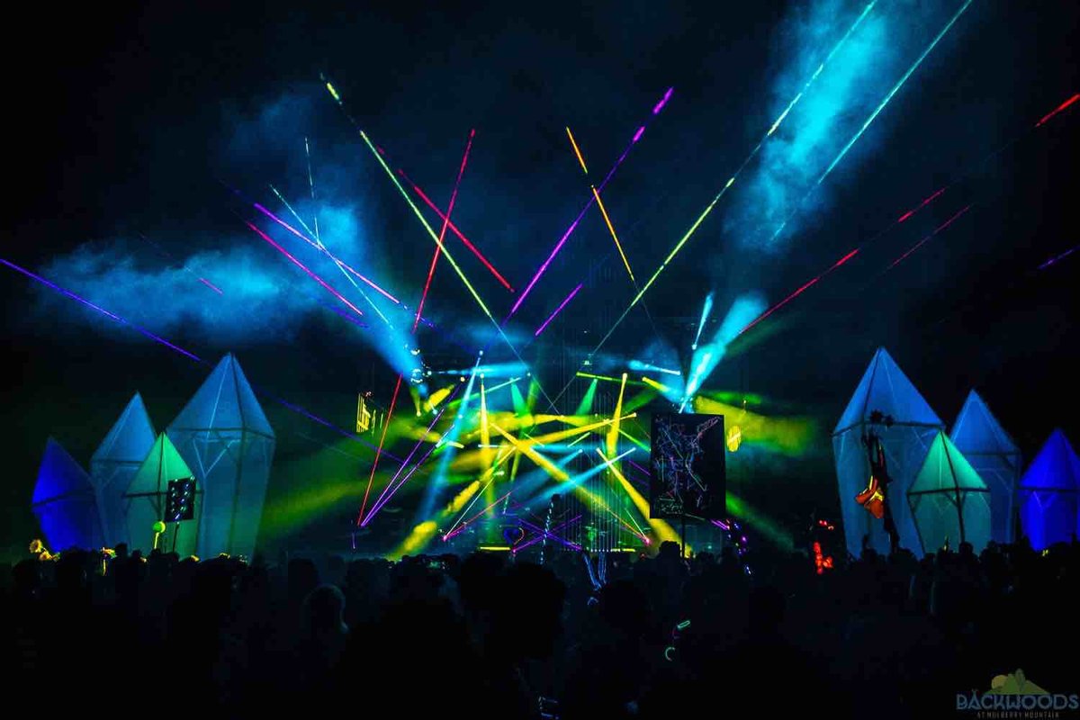 KrisClay14's tweet photo. Help create the magic at Backwoods on Mulberry Mountain!! Volunteer now!!!  #backwoods2023 #backwoodsmf #musicfestivals https://t.co/uBrwMHbWll https://t.co/rIT45ASv8J