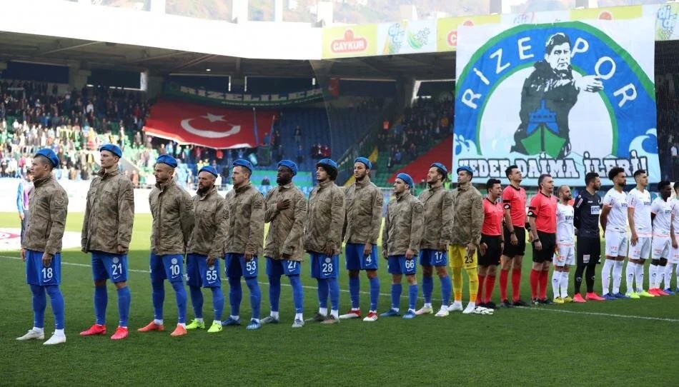 Kadir23253541's tweet photo. Bizim vefamız sevdamız bu rütbeye
En çok Şehit ve Gazi vermiş
Yiğit Uzman Çavuşlar

İsmimiz önemli değil 
Soyadımız "Vatan Sağolsun"

Bu yiğitler unutulursa
Şehit ailelerine ne deriz ?

Uzman Çavuşlar vefa bekliyor

@dijital
@alitilkici38
#UzmanÇavuş https://t.co/P6XFUoP2AC