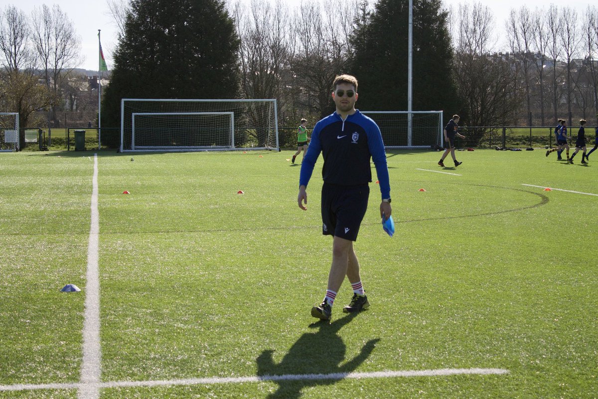 OnsidePerform's tweet photo. 📸 dump
#GetOnside #OnsideRugby #RugbyUnion #fun #rugbycamp #rugbyfan #rugbytraining #rugbysquad #rugbyplayer https://t.co/b04VYblONi