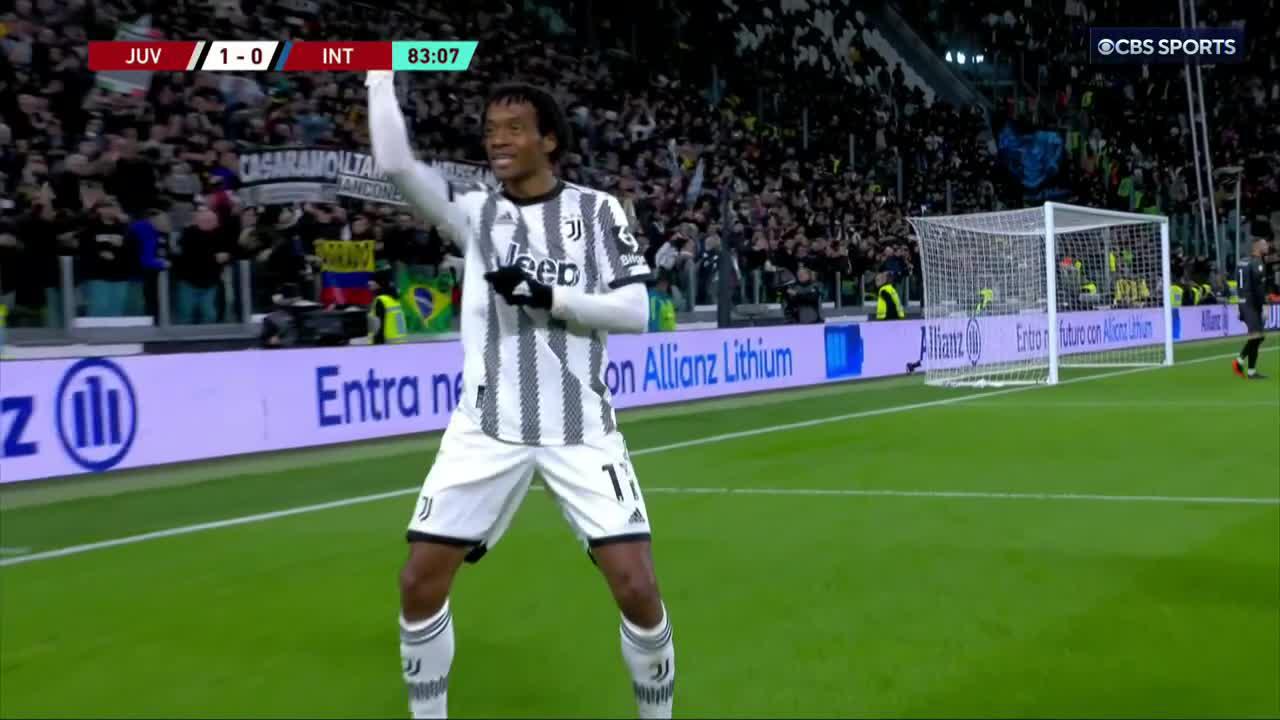 JUAN CUADRADO COMES THROUGH FOR JUVENTUS. 🔥

That celebration though. 🕺”