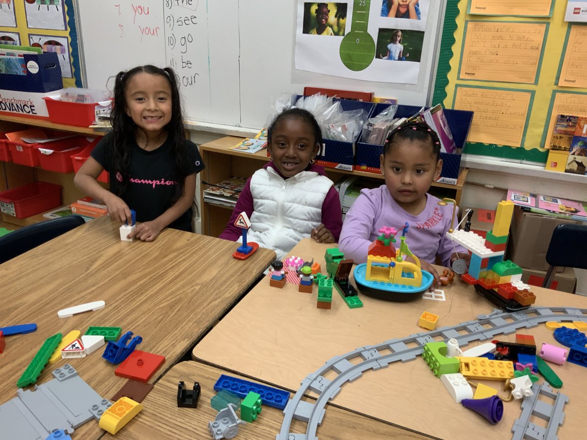 MLKJrLAUSD's tweet image. #LEGOConfidence arrived at our Acceleration Day 2 supporting hands-on learning, #SEL and #STEAM for ALL students @LASchools @ManualOf @LAschoolsSouth! @LEGO_Education @ITI_LAUSD @sdpaulette @rafaellbaldera1 @dspicer @FrancesBaez10 #EmpoweredByITI #IBelieveInLAUSD
