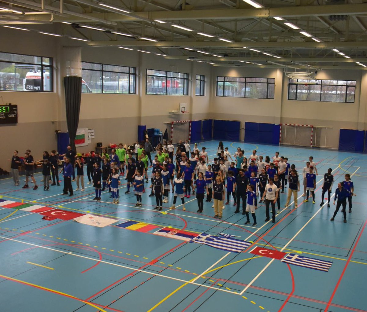 ZESE_AEFE_UNSS's tweet photo. C’est parti pour les Jeux de la ZESE à Bucarest, @aefeinfo !!! 

A l’occasion de la #SOP2023, ce sont : 
> 10 équipes 🇹🇷 🇧🇬 🇷🇴 🇷🇸 🇮🇹 🇬🇷 🇫🇷 
> 4 garçons / 4 filles 
> Cycle 4
> Sport et handisport / Rencontre / Partage / Surprise / Culture 🏈 🏃🏻‍♂️ ⚽️ https://t.co/mcNAvtbdBH