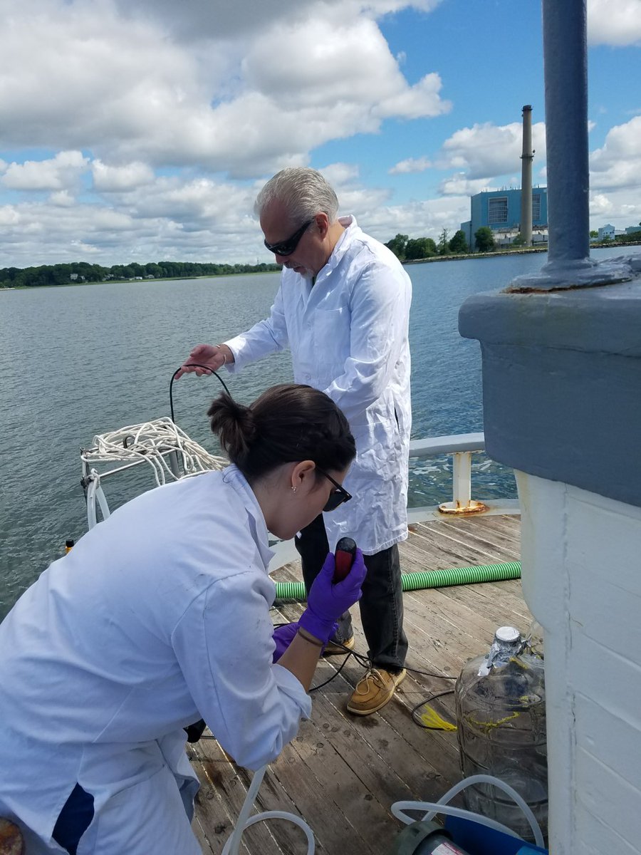 UConnMarineSci's tweet image. Kayla Mladinich Poole (@shell0fatime), a PhD candidate in our department, was awarded the R. LeRoy Creswell Award for Outreach and Education through the National Shellfisheries Association. Kayla was selected for her extensive communications, outreach, and volunteer experience.