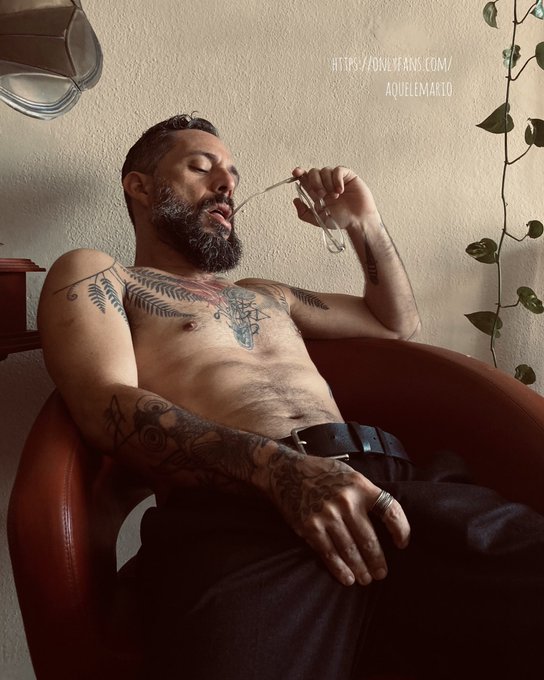 um pouquinho do ensaio que fiz hj &eacute; que vai estar no site azul. tbm teve v&iacute;deo solo, acompanhado&hellip; 🔥 https://t<a href="/tag/bdsm"class="tags"><span>#bdsm</span></a><a href="/tag/fetiches"class="tags"><span>#fetiches</span></a>