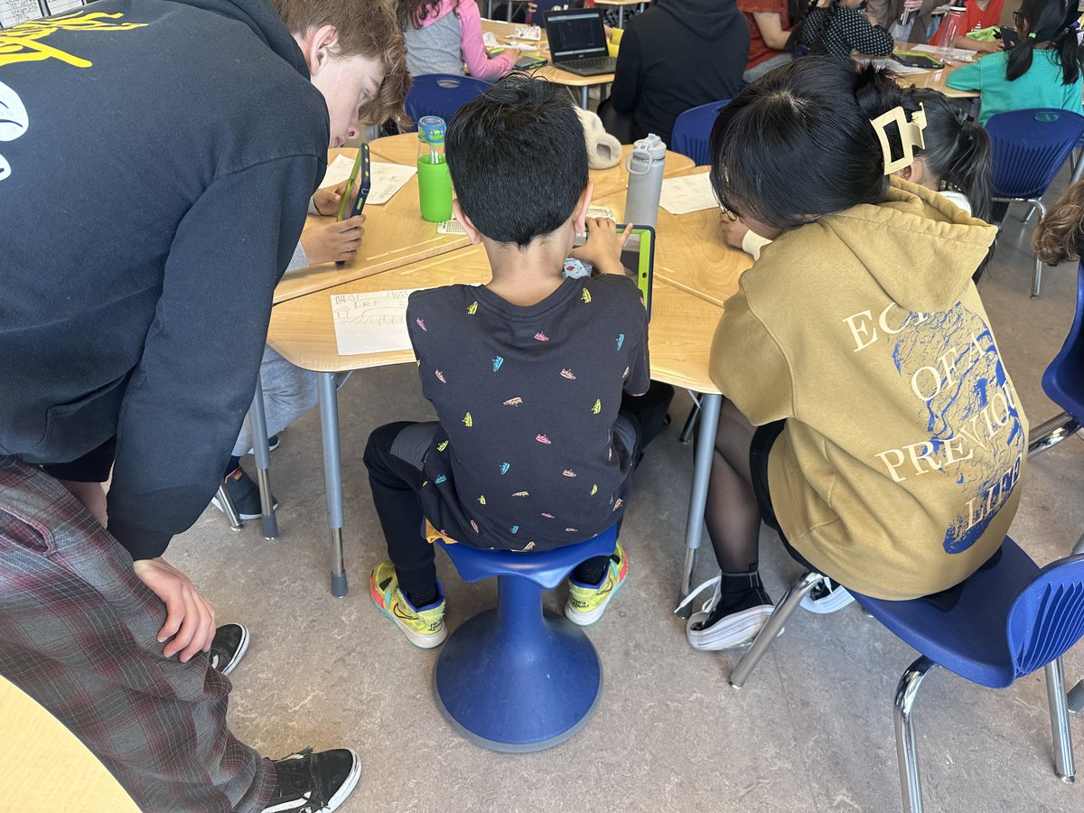 Great to see our students mentoring <a href="/EastLakeRVS/">East Lake School</a> #LevelUpCalgary <a href="/rvsed/">Rocky View Schools</a> <a href="/ChestermereHigh/">Chestermere High School</a> #criticalfriendprotocol