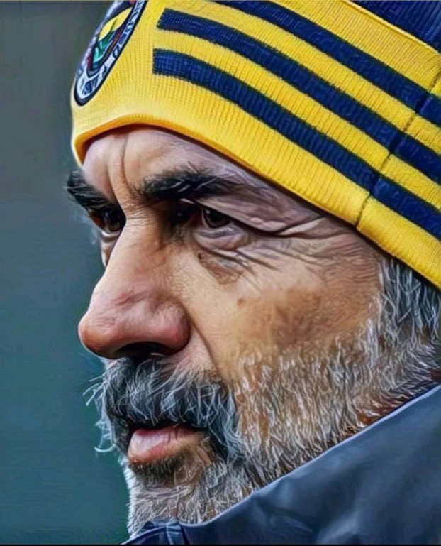 #aykutkocaman #senbizimkocamangururumuzsun #fenerbahçe #efsane #EfsaneÇubuklu #sarı #lacivert 💛💙