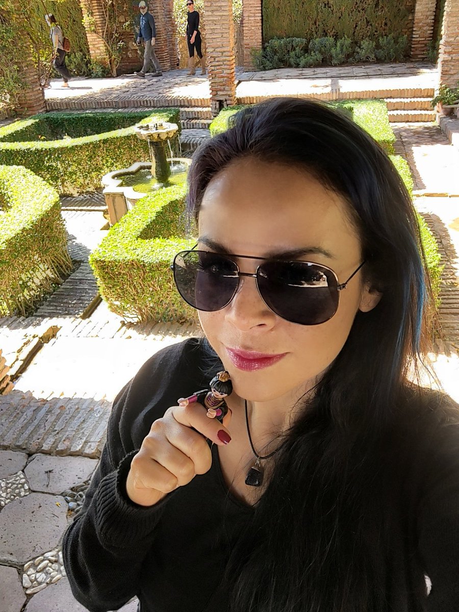 suzyrxn's tweet photo. Make a wish 🙃❤️‍🔥🔥🔮✨🏰🪙⛲🙏🏻🇪🇸
#SuzyV #freelancesinger #cantanteprofesional #Seaside #agradecida #alchemy #bulletproof #wideawake #lovinmyself https://t.co/fVKfQ3Q54d