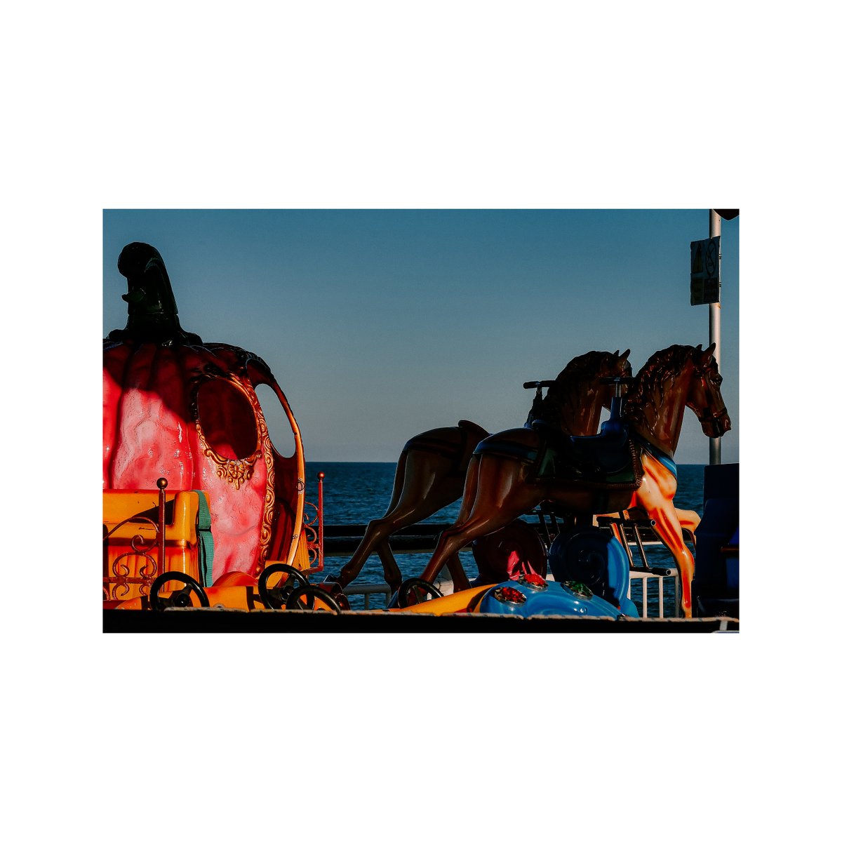 TomH_Photos's tweet photo. Spring evening on the seaside

#streetphotography #abstract #art #photography https://t.co/0CCainTelI