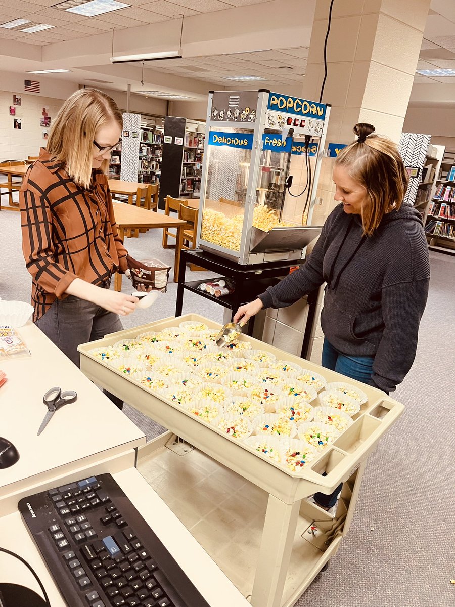 Our district has - LEGIT - the best “Guardians of the Genre Galaxies”📚🪐🔭! These two are the most creative duo! And if you didn’t see Cindy’s dance moves- check my previous tweet! 🙌🏼💪🏽🌪️💚📚