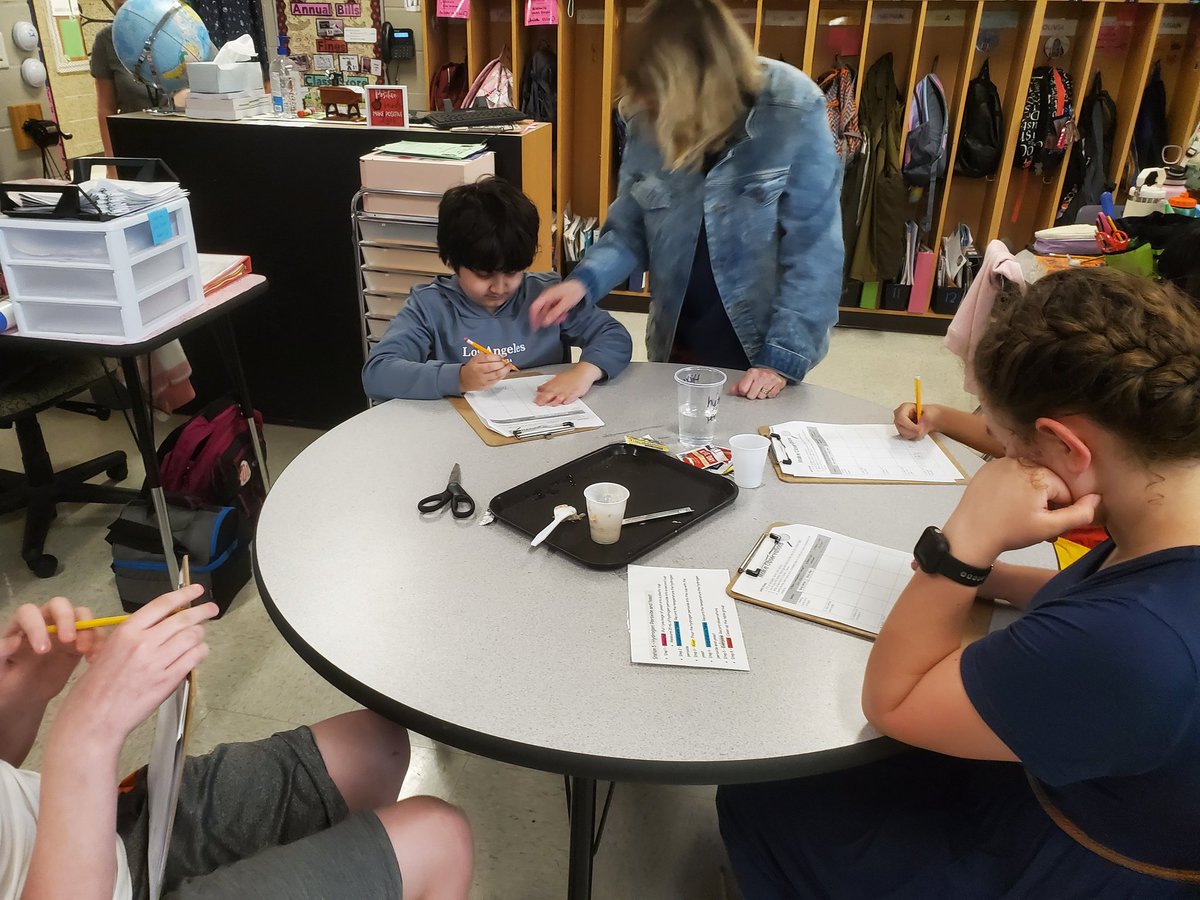 MrsHickcox5's tweet image. Today we conducted science experiments to learn about physical and chemical change. #CREateleaders #cpsbest #cpsscience