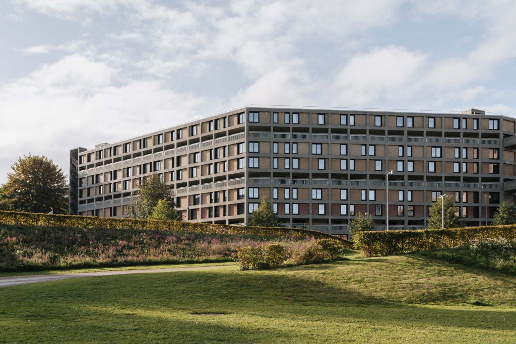 The 2023 Retrofit of the Year is Park Hill Phase 2 by @MikhailRiches 🏆

This sensitive upgrade of a Brutalist housing estate in Sheffield has restored a sense of community

#AJRetrofitAwards