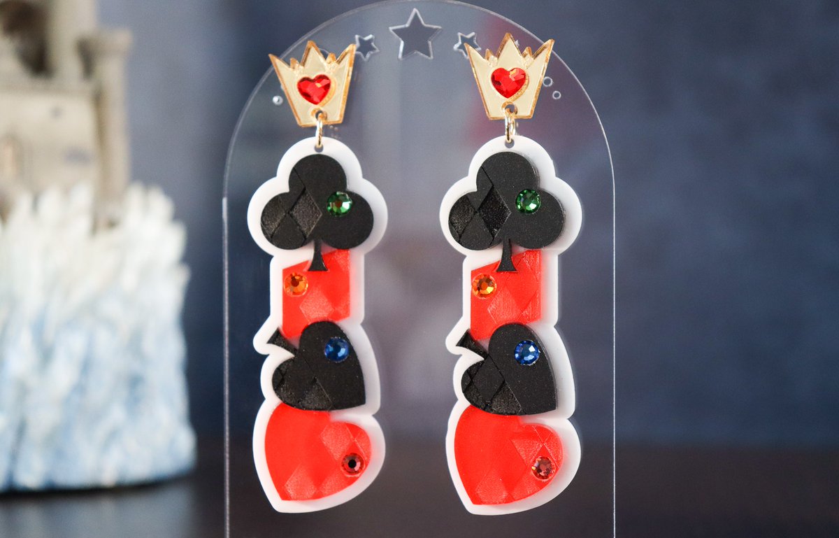 MakingMagitek's tweet image. My next collection is right around the corner! Inspired by some zany card soldiers, these earrings are perfect for any tea party. makingmagitek.com/collections/ea…

I'll be unveiling the next piece soon, so follow to stay up to date!

 #twistedwonderland #twst