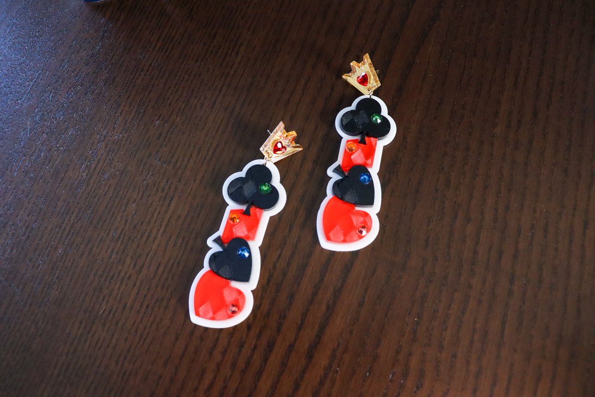 MakingMagitek's tweet image. My next collection is right around the corner! Inspired by some zany card soldiers, these earrings are perfect for any tea party. makingmagitek.com/collections/ea…

I'll be unveiling the next piece soon, so follow to stay up to date!

 #twistedwonderland #twst
