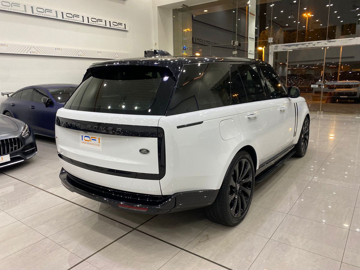 1OF1SA's tweet photo. HSE V8 - 2022 - 5,000 K.M 

#mercedsbenz #g63 #4x4 #bmw #Audi #Porsche #rangrover #SVR #vogue #ferrari #Purosangue #812 #GTS #Lamborghini #avantador #urus #huracan #V12 #cars #rollsroyce #RR #Cullinan #1OF1 #Bentley #Saudi https://t.co/2fPt3Y8RFo