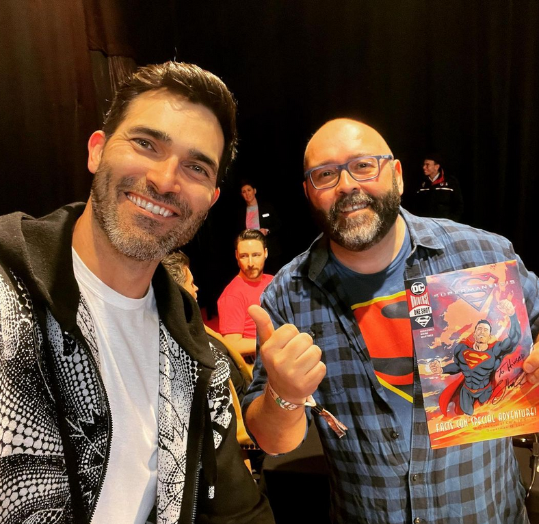 Just to be clear. The comic in the photograph is not for sale, it is not an actual comic published by DC. It's a gift we gave some comic authors to Tyler Hoechlin in Ganthe at FACTS CON. We made a real comic, a one shot and we gave him several copies, only for his personal use...