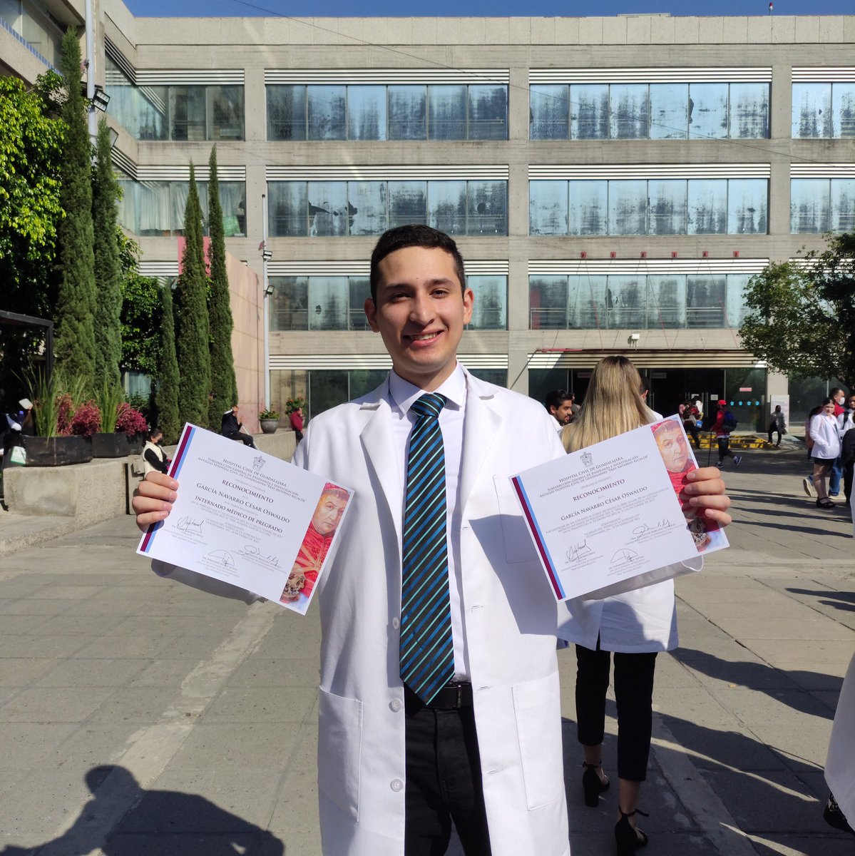 CesarGarciaaa98's tweet photo. #NuevaFotoDePerfil
#HCFFA #Internado https://t.co/EPL7ocaS7i