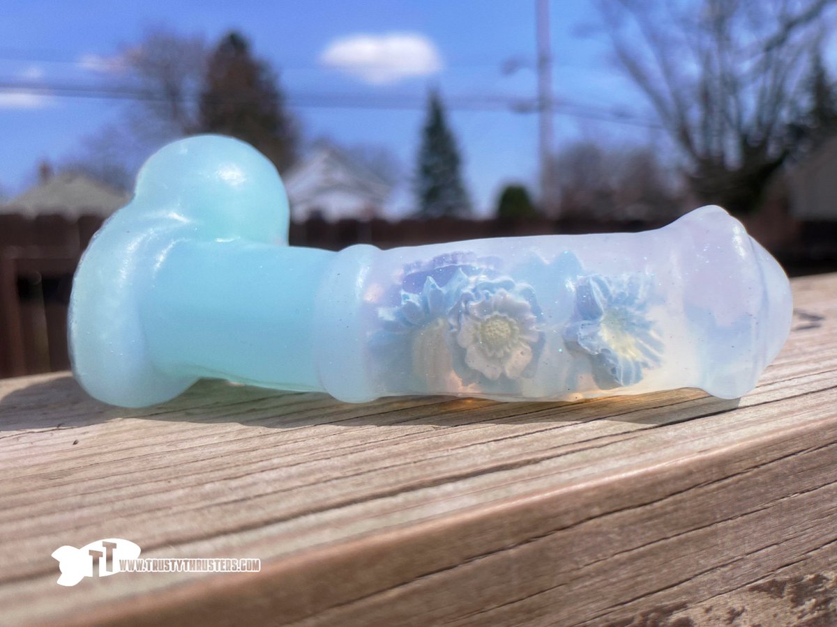 TOY CRAZY KATIE 🍆 0.01 big dildo slut! on Twitter: "Wow I love her"