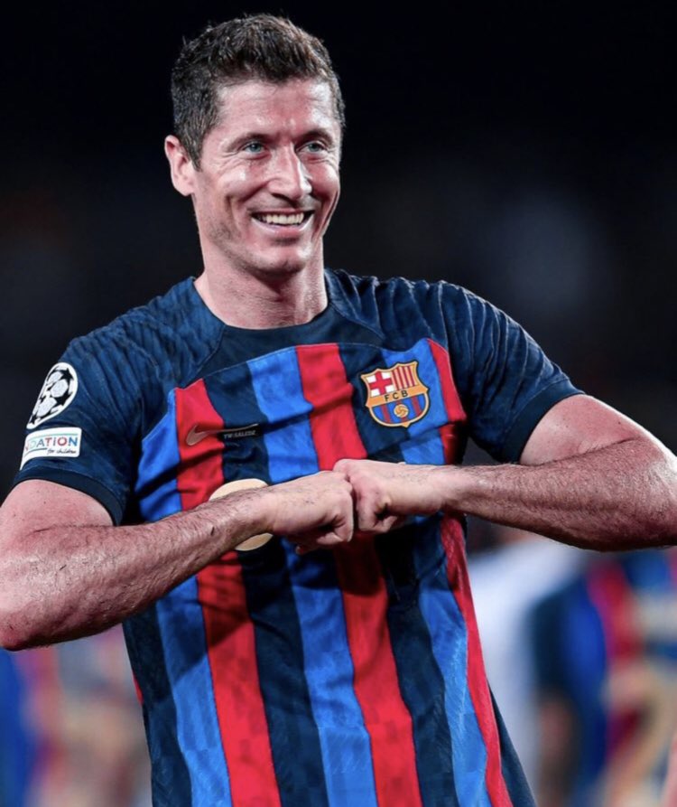 Messi, Neymar e Lewandowski.
9, 10 e 11.
Barcelona.

Eu tenho um sonho: 🙏