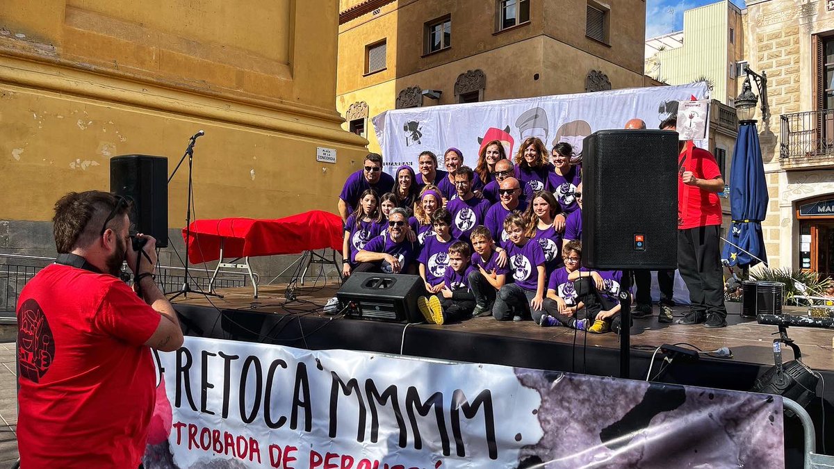 🔥🥁 #retocam23 #lescorts!

Quin dissabte ple de ritme, energia i emoció. Combinat amb sol i pluja, amb un regust de passió i bogeria col.lectiva!

#GRÀCIES

#diables #diablesdelescorts #percussió
