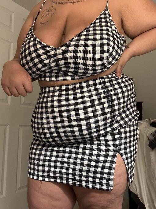 I didn&rsquo;t roll it all the way down, but it&rsquo;s cute 😍 https://t.co/VTvRuJr2xh