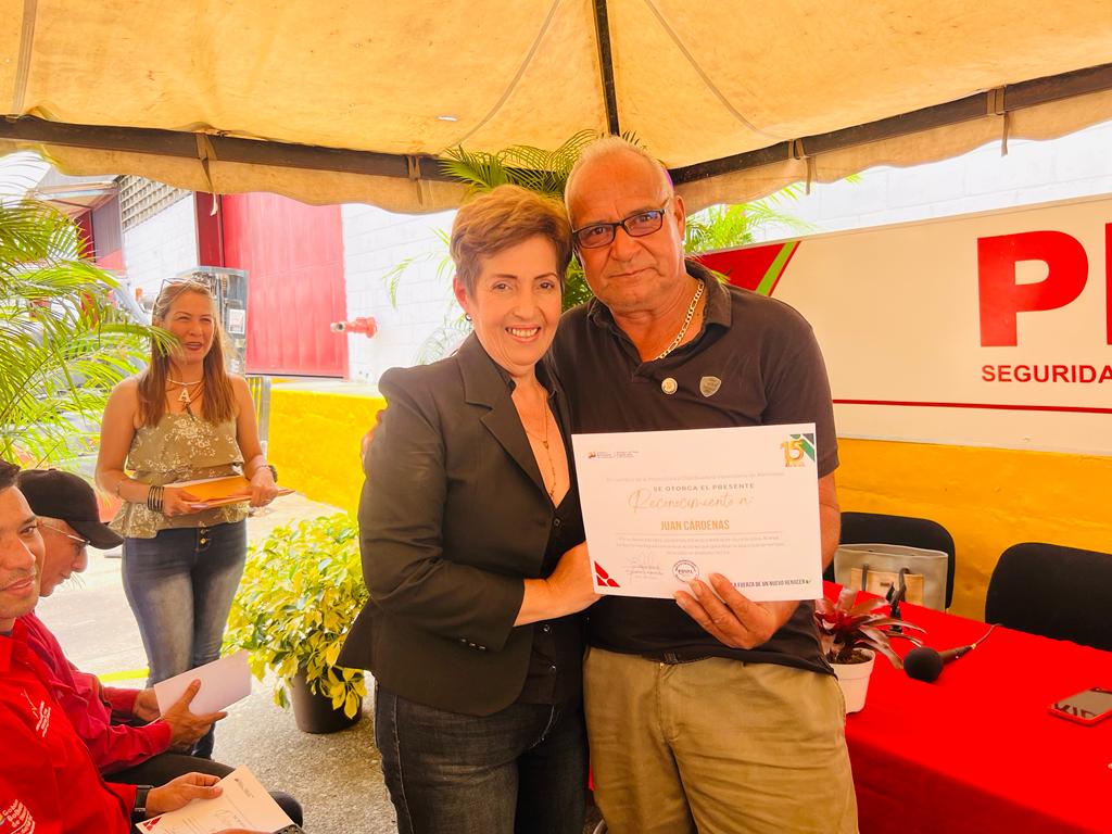 MinAlimenVen's tweet image. #04Abr | Minppal-Táchira junto a @PDVAL_OFICIAL realizó acto en reconocimiento por los años de dedicación, lealtad, compromiso y amor de las y los trabajadores que con su loable labor, son garantes de la soberanía alimentaria del pueblo tachirense

#SemanaMayorEnAmor