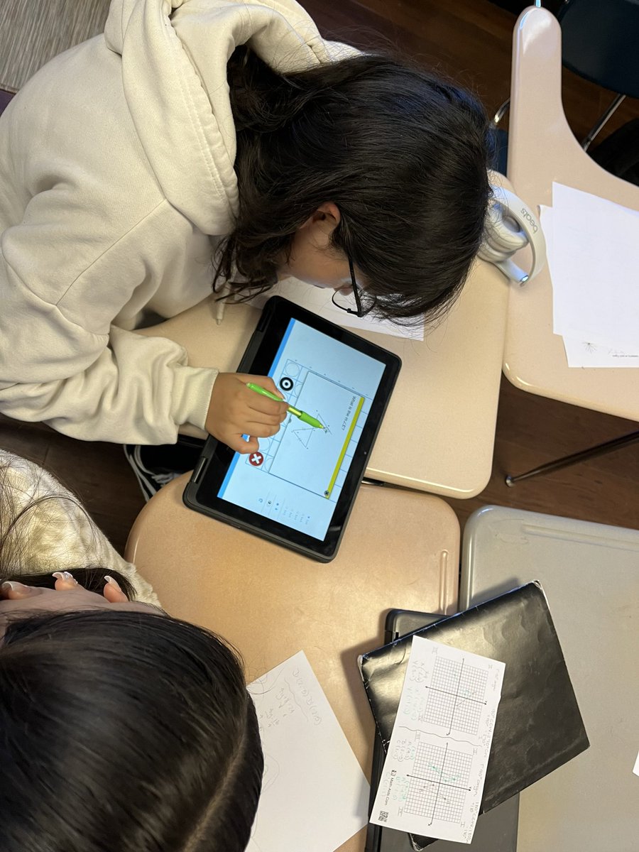 Sarah_Dunn_2's tweet photo. Using @flippitynet #connecto to review for the big test tomorrow! https://t.co/4pGekIEMpP