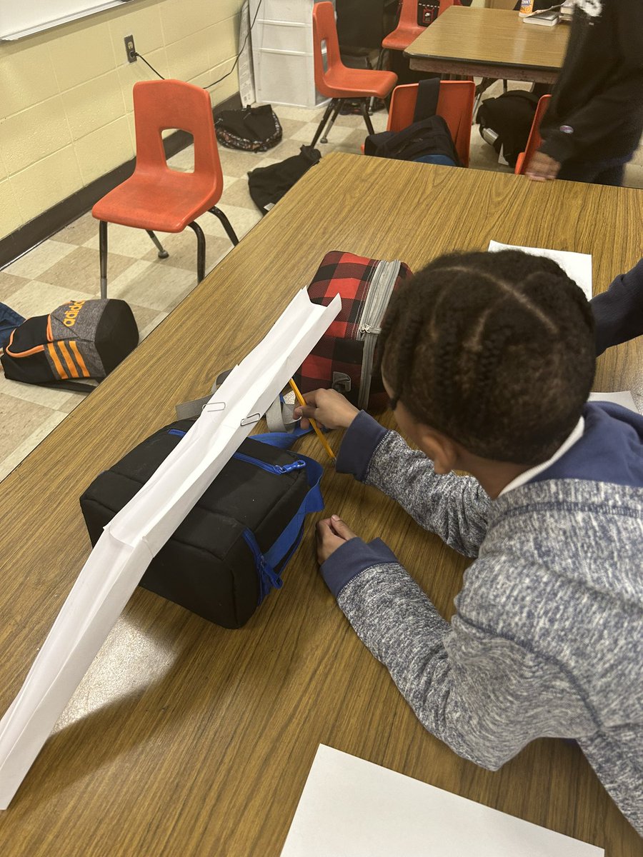school3_STEM's tweet photo. A look at the planning stage of our Ozobot roller coasters. 🎢 https://t.co/dzUfim7N1d