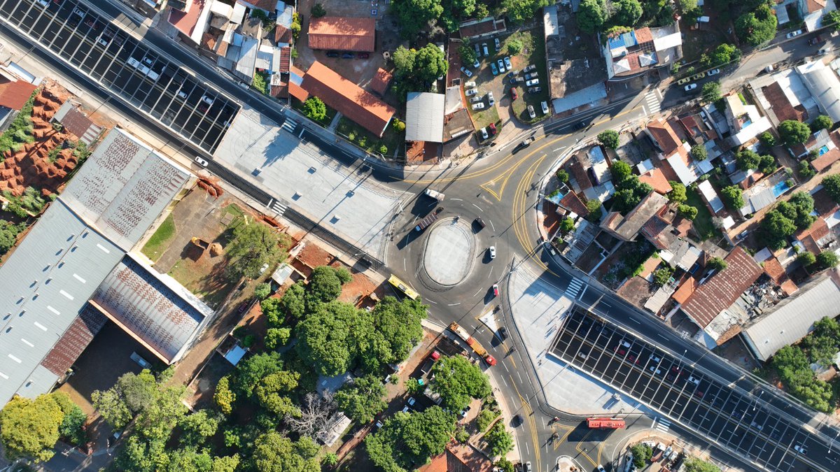 TresBocasPy's tweet photo. Tres Bocas al 100% operativa ✨

📌Recordamos que las calles colectoras pueden recibir más del 40% del tránsito diario sobre la Ruta PY 01 y conecta a las cuatro ciudades. 

👉Utilizá estas arterias para contribuir al tráfico fluido en la zona de Tres Bocas. https://t.co/wc1mu4oNEr