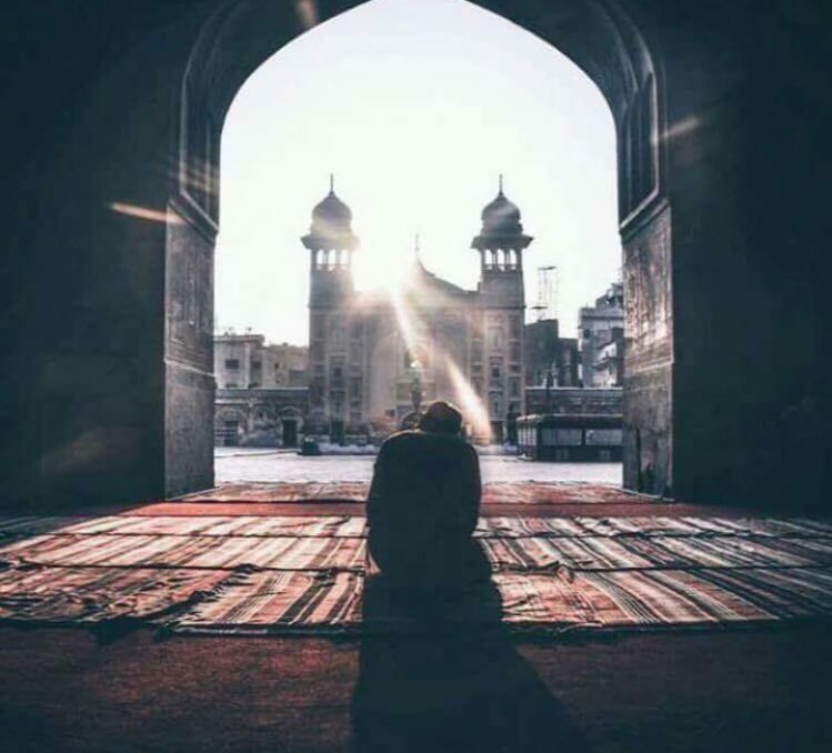 ان تصوم وأثرُ الذنوب يلطخ وجهك ، 
هذا خلاف محبة الله وقبول ضيافته