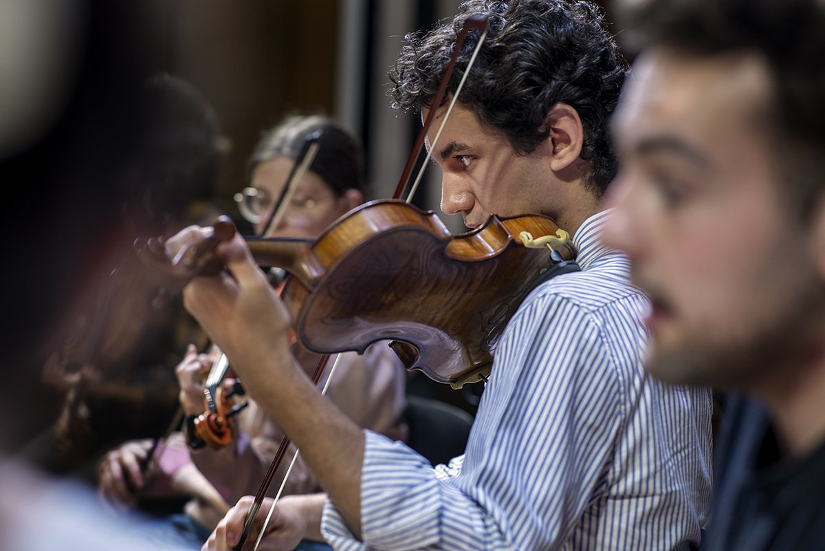 Cultura Complutense (@culturacomplu) on Twitter photo La Orquesta Sinfónica de la UCM cumple diez años consolidada y con ganas de crecer tribuna.ucm.es/news/la-orques…
<a href="/TribunaComplu/">Tribuna Complutense</a> <a href="/unicomplutense/">Complutense</a> #MúsicaUCM #aniversario #XaniversarioOSUCM <a href="/concierto/">Gloria Ortega</a> #soyculturaucm #Orquesta La Orquesta Sinfónica de la UCM cumple diez años consolidada y con ganas de crecer tribuna.ucm.es/news/la-orques…
<a href="/TribunaComplu/">Tribuna Complutense</a> <a href="/unicomplutense/">Complutense</a> #MúsicaUCM #aniversario #XaniversarioOSUCM <a href="/concierto/">Gloria Ortega</a> #soyculturaucm #Orquesta