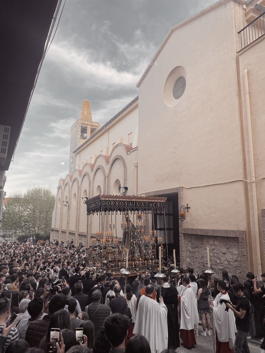 Jaén también sabe rezar en silencio.