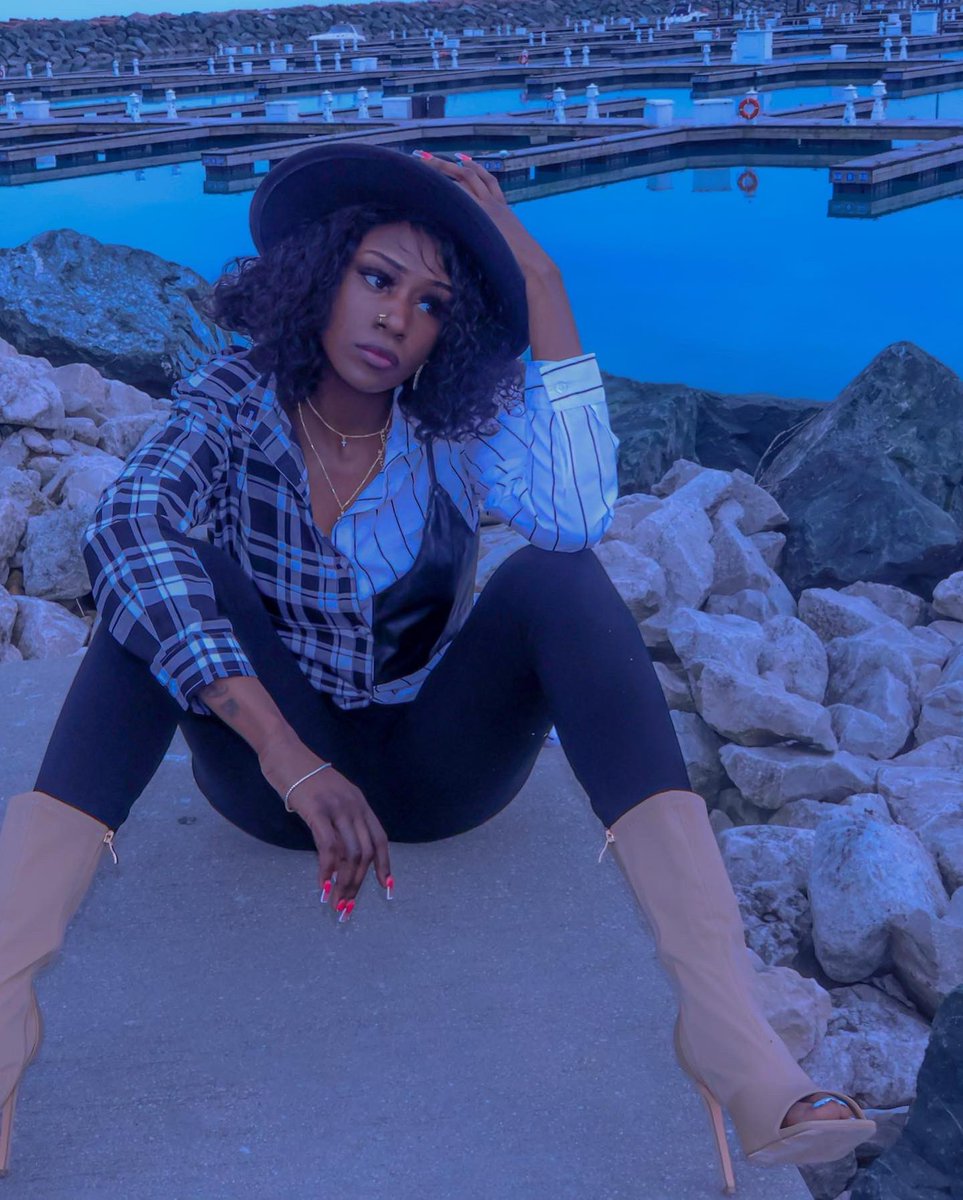 THEESHUTUPJAS's tweet image. Never Apologize For Who You We’re Destined To Be…S I M P L E ❕
-
-
-
-
-
-
Photographer: @4kflicks773 

#theeshutupjas #shutupjas #chicagomodel #fashionmodel #freelance  #melaninpoppin #instagood #beauty #chicago #fyp #trendingpost #explorepage