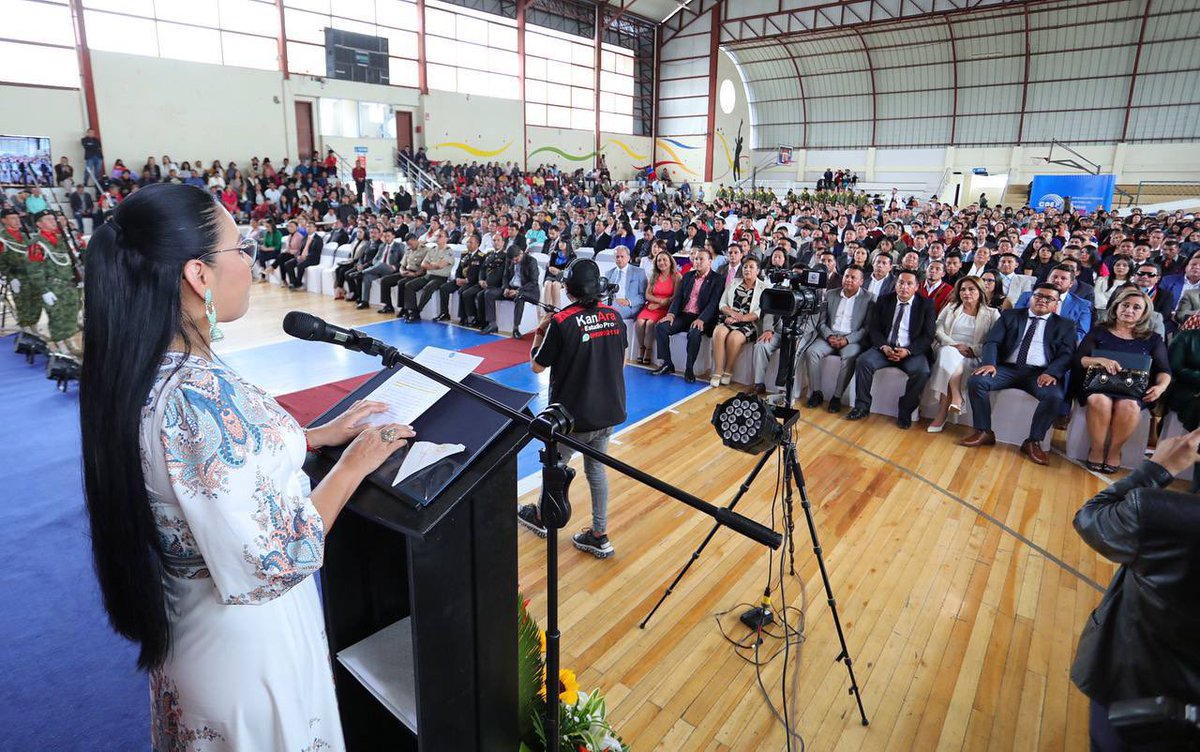 CNELoja's tweet photo. #CNECumplió | Las credenciales gozan del reconocimiento ciudadano, son el documento que está envestido de legitimidad y transparencia que el pueblo se pronunció en las urnas, dice la presidenta @DianaAtamaint al dirigirse a las nuevas autoridades electas. 

#CañarDecidió 🗳️. https://t.co/T8sCLswXdn